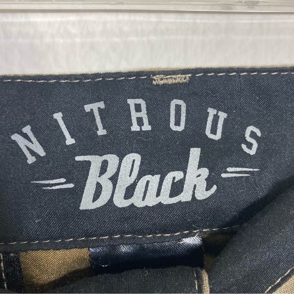 Nitrous Black Shorts - Khaki - Size 32 - Picture 5 of 10